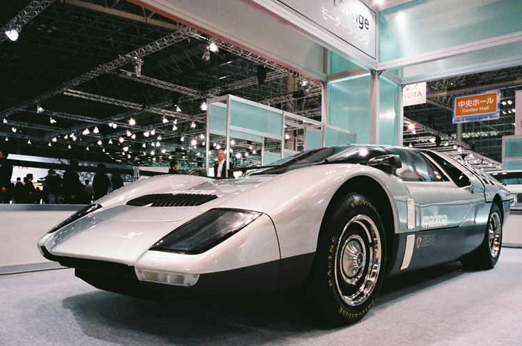 We've talked enough about retro themed cars at the 2009 Tokyo Motor Show 