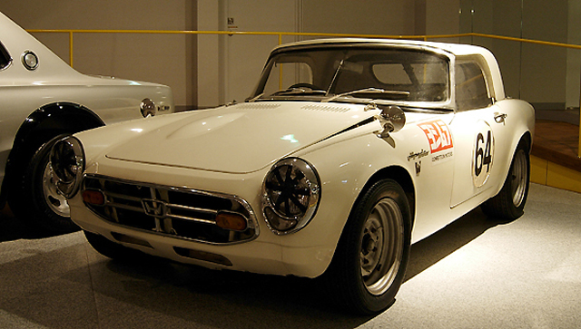 Like we said yesterday the Honda S800 was one of the premiere Japanese race 