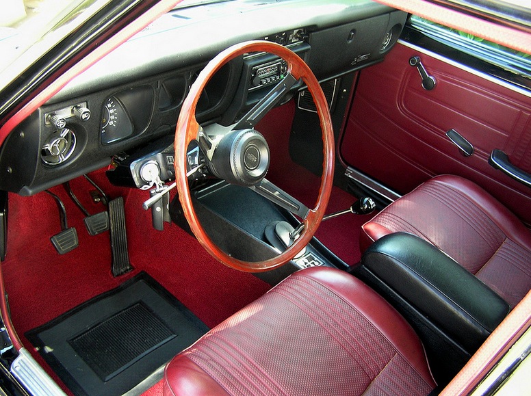 Datsun 510 2024 door panels