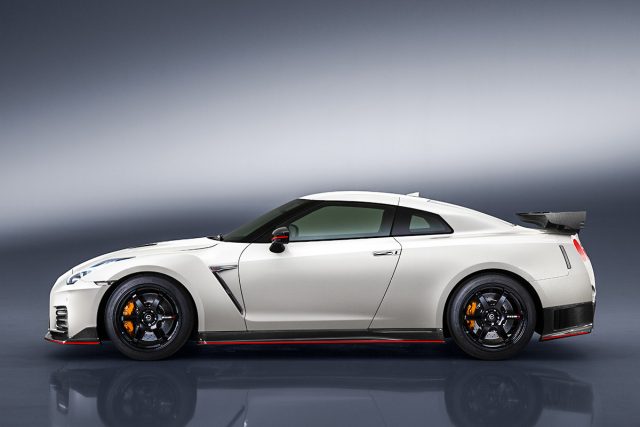 News Refreshed Nissan Gt R Nismo Debuts Japanese Nostalgic Car