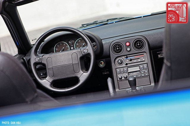 46-6458_Mazda MX5 Miata_Chicago Auto Show blue 10