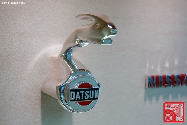 14_Datsun rabbit hood ornament