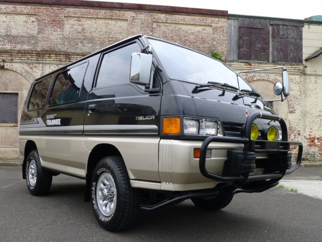 1989-Mitsubishi-Delica-Front