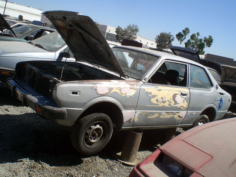 toyota_corolla_e31_sedan2dr_0001.jpg
