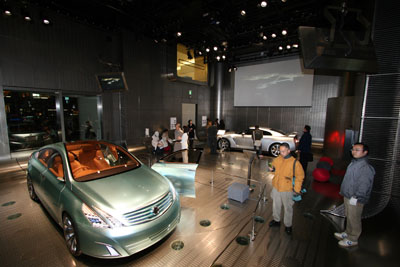 nissan-ginza-showroom012.jpg