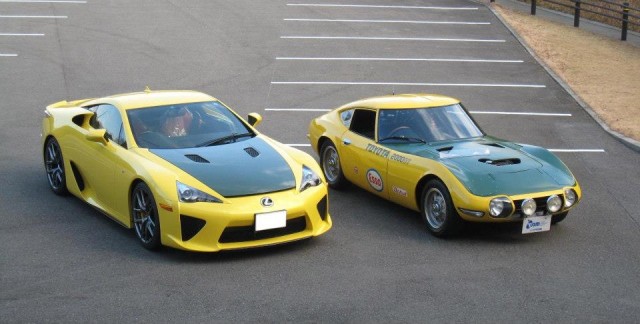 LexusLFA-2000GT_YatabeRecord_yellow-green02