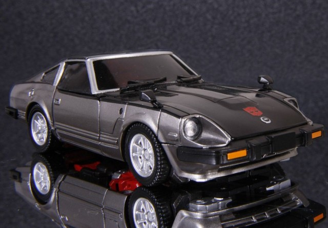 Transformers Masterpiece Bluestreak Datsun 280ZX 01