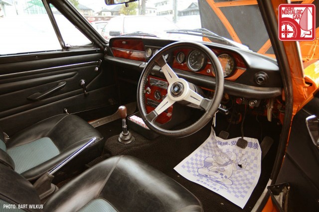 18_Isuzu-Bellett-GT_interior