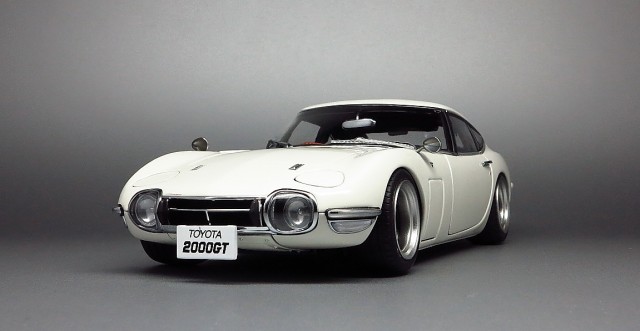 1:18 Toyota 2000GT custom 01