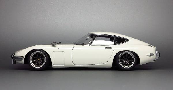 1:18 Toyota 2000GT custom 07