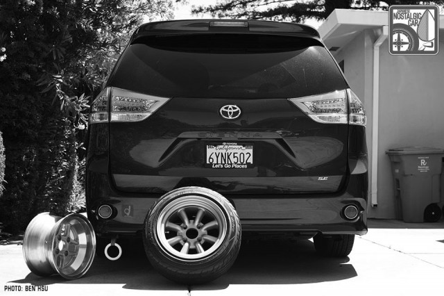 Toyota Sienna SE tsurikawa Watanabe