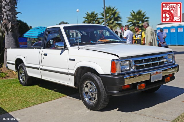 1168dh9643_Mazda_B2000_pickup