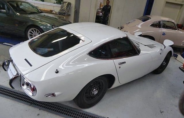 1968 Toyota 2000GT 02