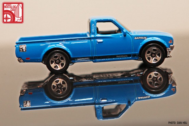 03_HotWheelsDatsun620_blue