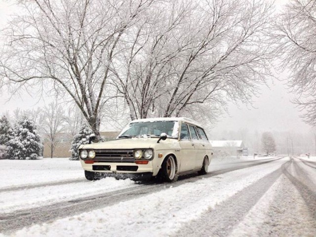 Datsun 510 wagon snow