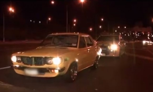 Aussie cop Mazda RX-3 pull over