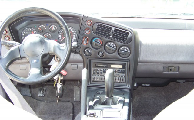 1990 Eagle Talon TSi AWD 11 interior center