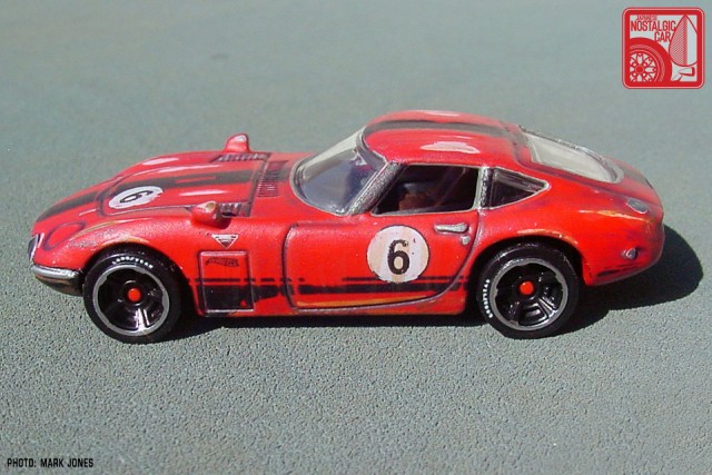 Hot Wheels Toyota 2000GT patina 04