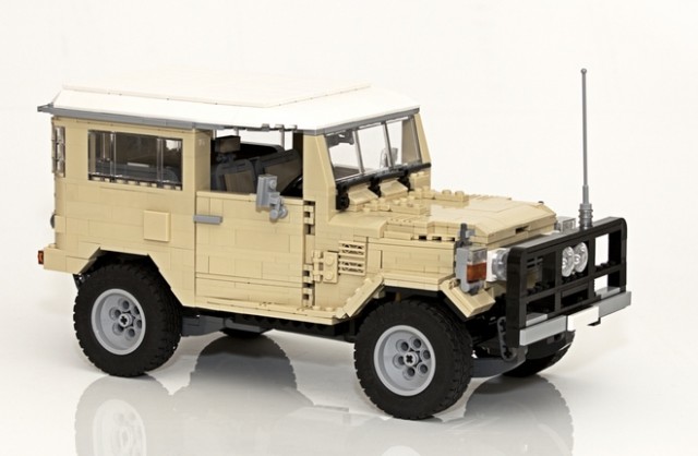 Lego Toyota Land Cruiser 01