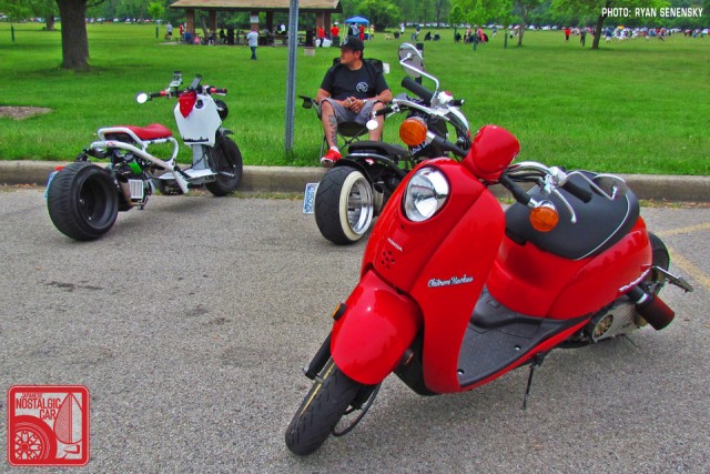 Honda Ruckus and Metropolitans Parked Team_Nostalgic Chicago