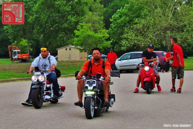 Honda Ruckus and Metropolitans Roll in Team_Nostalgic Chicago