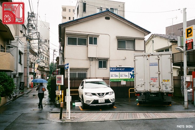 Parking in Japan 01 Coin Lot - Nissan Z-Trail