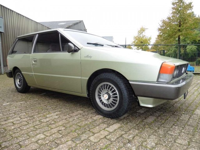 honda-civic-hatchback-benzine-bruin--102475057-Large
