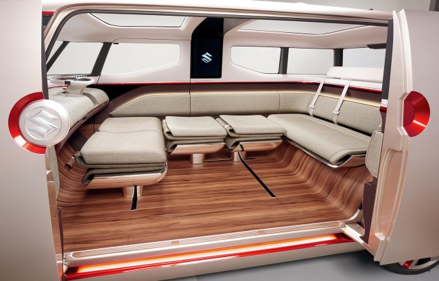 Suzuki Air Triser interior lounge