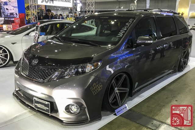 0589_Toyota-Sienna