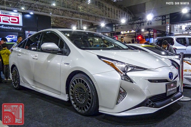 137SM1710953_ToyotaPriusTRD
