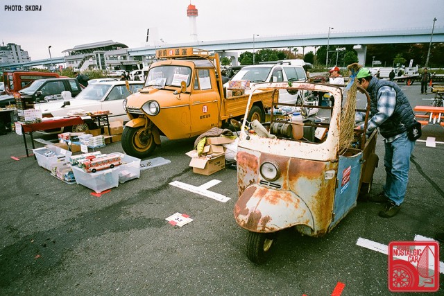 087-R3a-887a_Daihatsu Midget & Mazda T1500