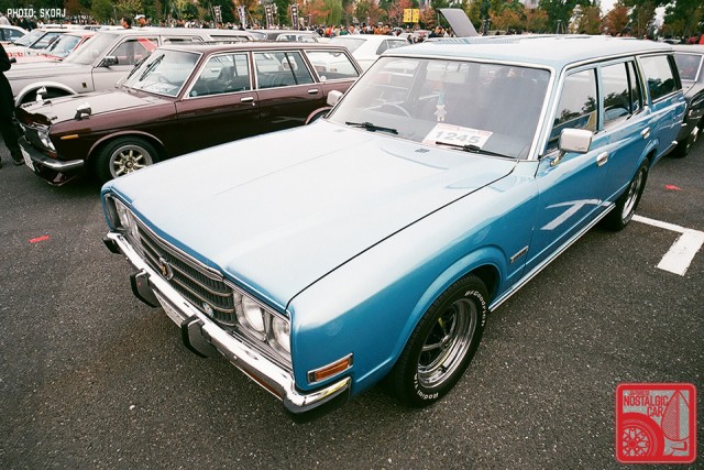 104-R3a-853a_Toyota Crown S80 wagon
