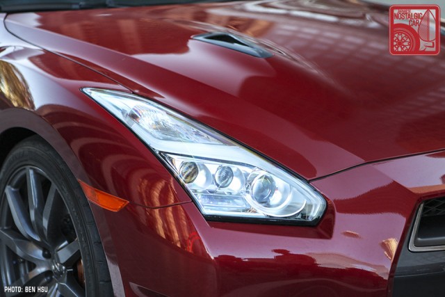 33_NissanGTR-R35_SkylineC10Hakosuka_headlight
