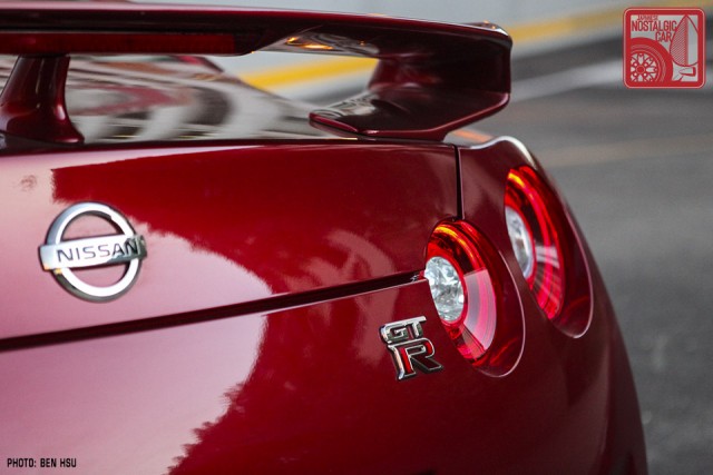 39_NissanGTR-R35_SkylineC10Hakosuka_taillight