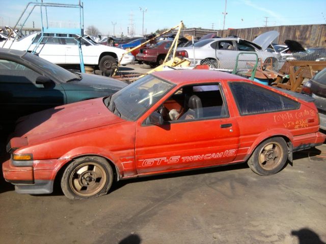 Toyota Corolla GTS AE86 crushed