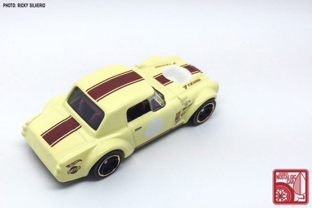 38-Nissan Datsun Fairlady 2000 Hot Wheels 2017