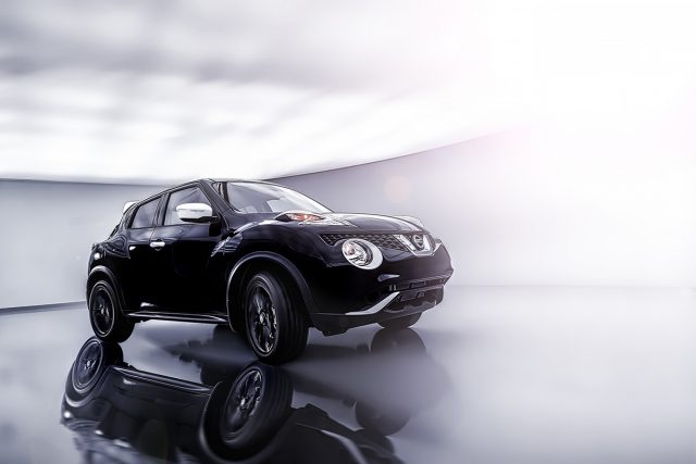 2017-nissan-juke-black-pearl-01