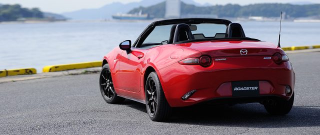mazdamx5roadsterclassicred04