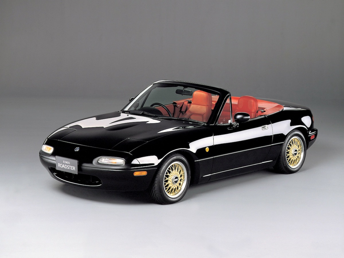 Mazda brings back the 93LE Miata's black and red for a limited