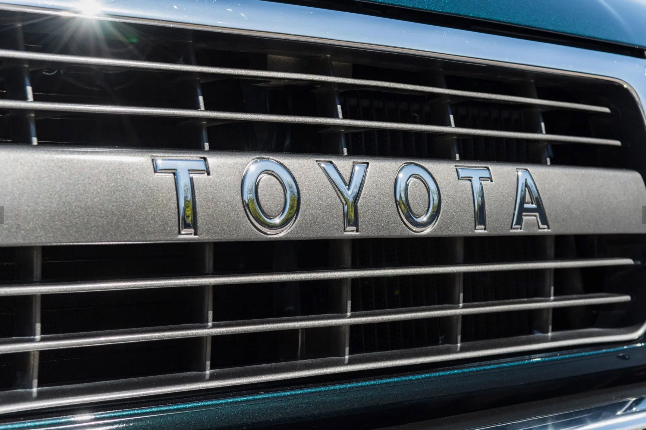 A Toyota Land Cruiser J80 has sold for $136,000 | Japanese