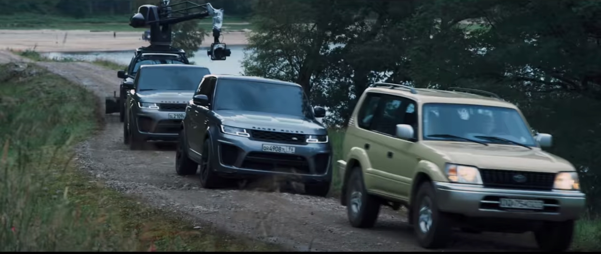 Range Rover promo video shows James Bond’s Toyota Land Cruiser