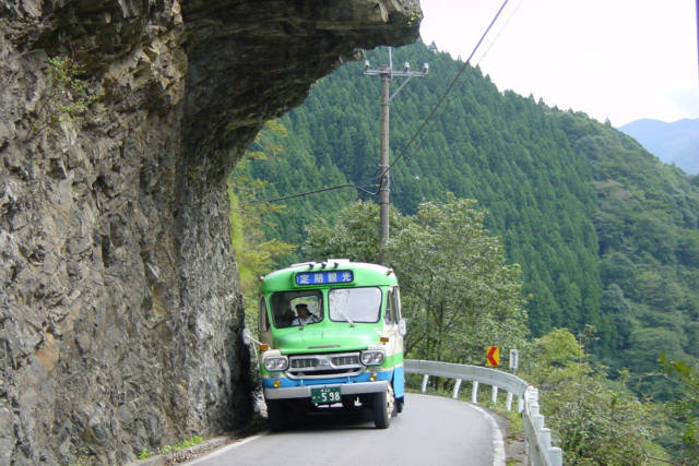 A retired Isuzu BXD30 bus seeks crowdfunded restoration