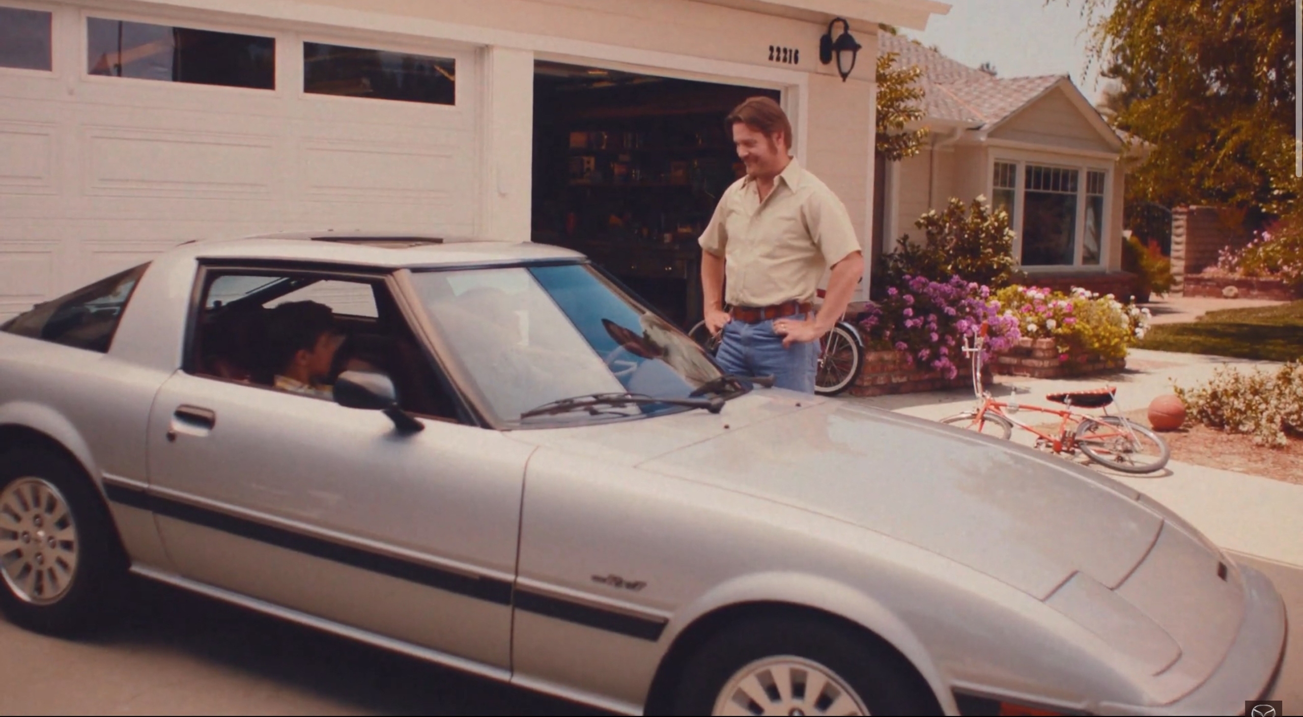 Mazda CX-70 ad featuring an RX-7 GSL-SE is a real downer